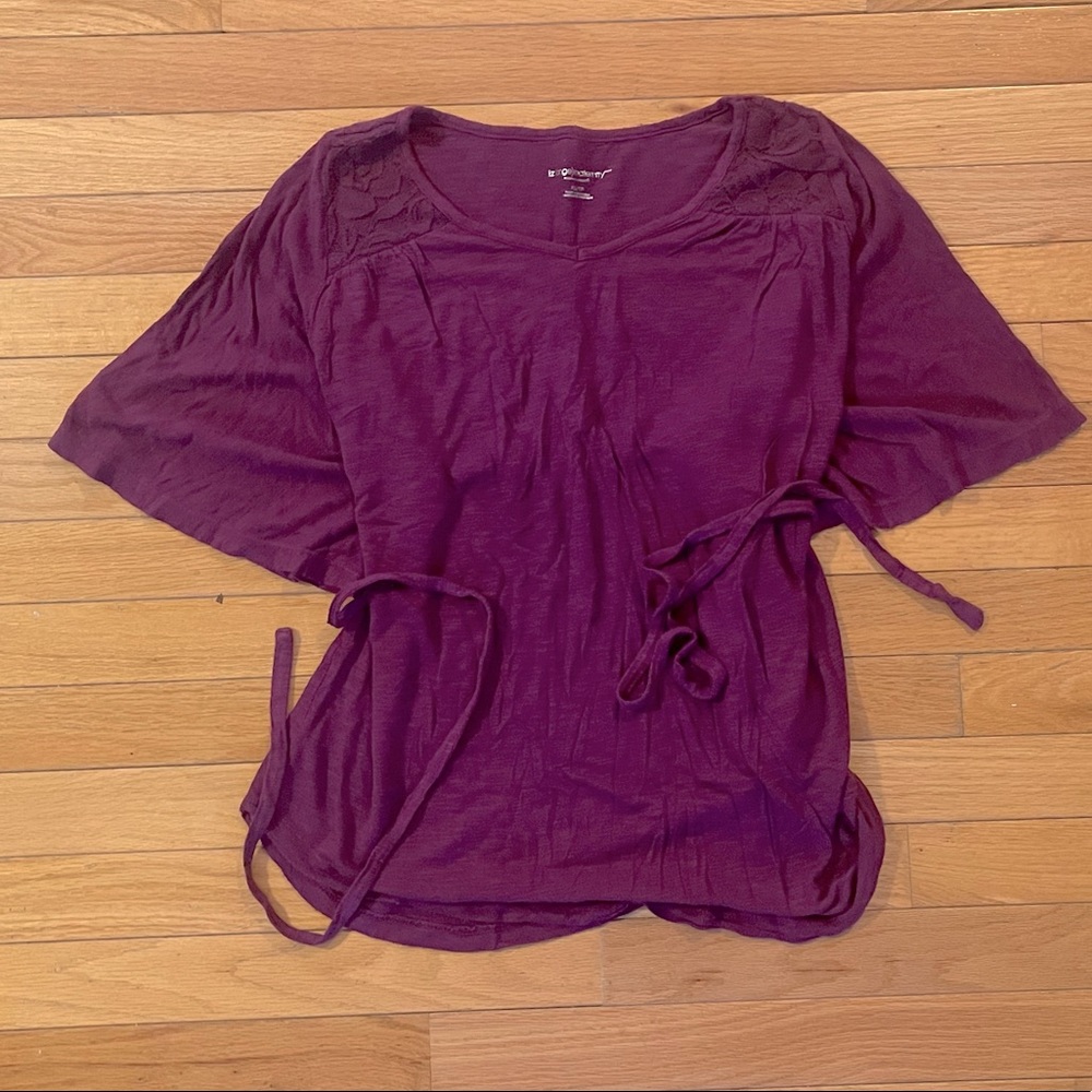 Pretty Liz Lange for target magenta short sleeve maternity top w/ string ties XS